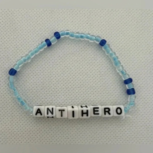 SET: Girls beaded bracelets. Taylor Swift on each bracelet. 11 bracelets. - Picture 9 of 13